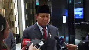 prabowo-jenguk-luhut-di-singapura.jpg