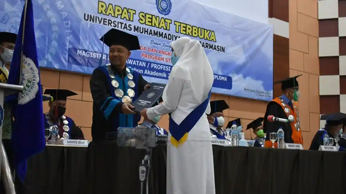 Gelar Wisuda dan Angkat Sumpah Profesi, UMB Luluskan 158 Mahasiswa Terbaik