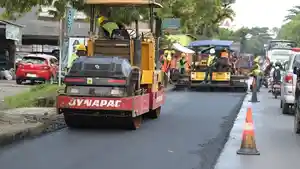 Ridwan-Kamil-Sidak-Perbaikan-Jalan-ke-Sumber.jpg