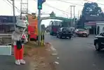 Badut-jalanan-di-Jalan-Achmad-A-Wahab-Kabupaten-Gorontalo.jpg