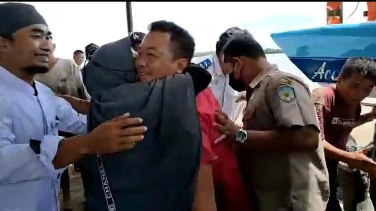 Isak Tangis Risna, Suami dan Anaknya Ikut Tumpangi Speedboat Terbakar: Alhamdulillah Sehat Semua