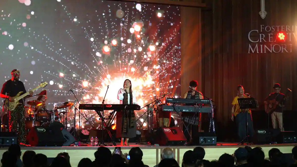 Alunan Jazz di UKSW, Kolaborasi Erasmus Huis Hadirkan Alphamama yang Memukau