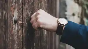 Ilustrasi-mengetuk-pintu-74.jpg