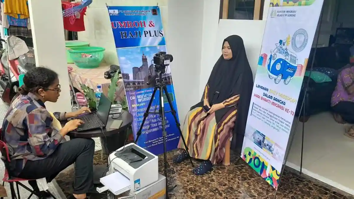 Imigrasi Sorong Beri Layanan Eazy Passport Bagi Penyandang Disabilitas 