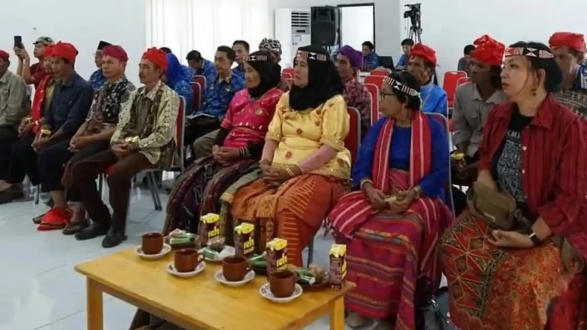 Masyarakat Adat Desa Toro Sigi Temui Bupati, Protes Penjualan Lahan Adat