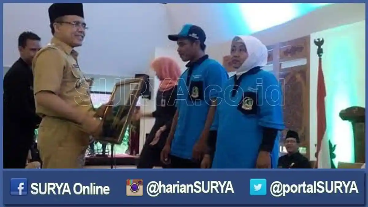 Tukang Sapu di Banyuwangi Ini Terharu Dapat Hadiah Umroh Gratis