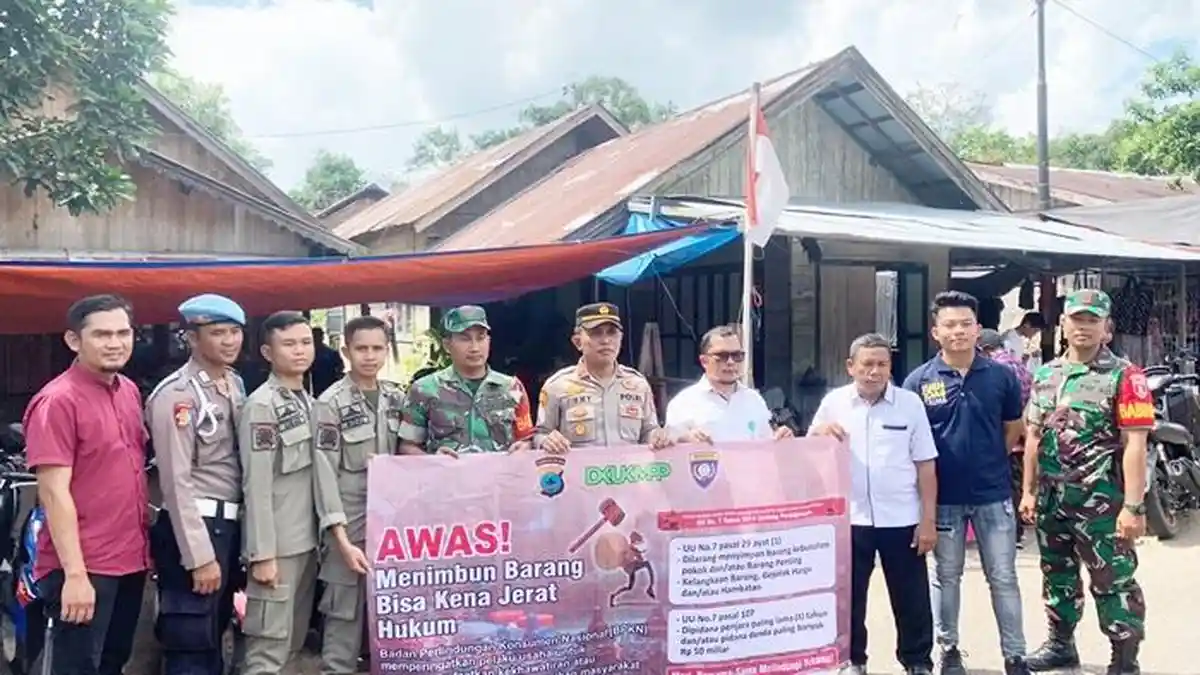 Petugas Gabungan di Juai Kabupaten Balangan Cek Harga Barang di Pasar ...