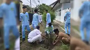 tanam-pohon-dilingkungan-sekolah-0405.jpg