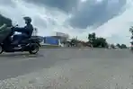 Lubang Menganga di Jalan Nasional Jombang-Mojokerto, Bahayakan Pengendara saat Musim Hujan
