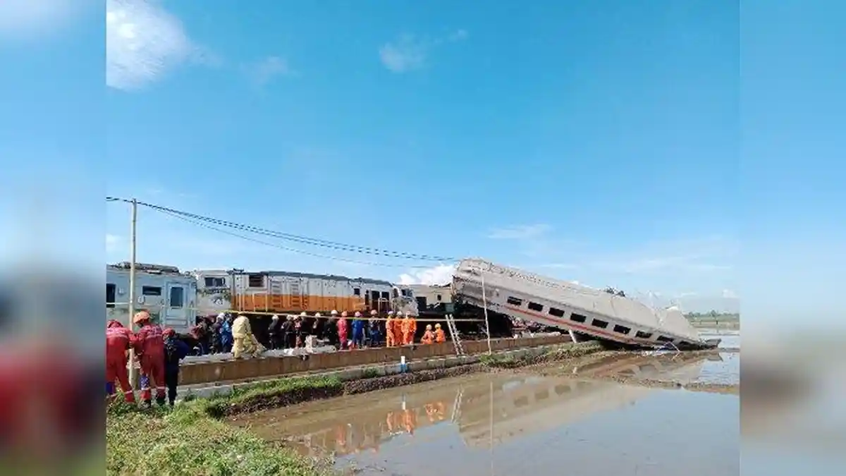 KNKT Periksa 3 Petugas Stasiun Terkait Tabrakan KA Turangga dengan KA Bandung Raya