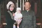 pupung-sadili-saat-berpose-bersama-istrinya-aulia-kusuma-alias-ak.jpg