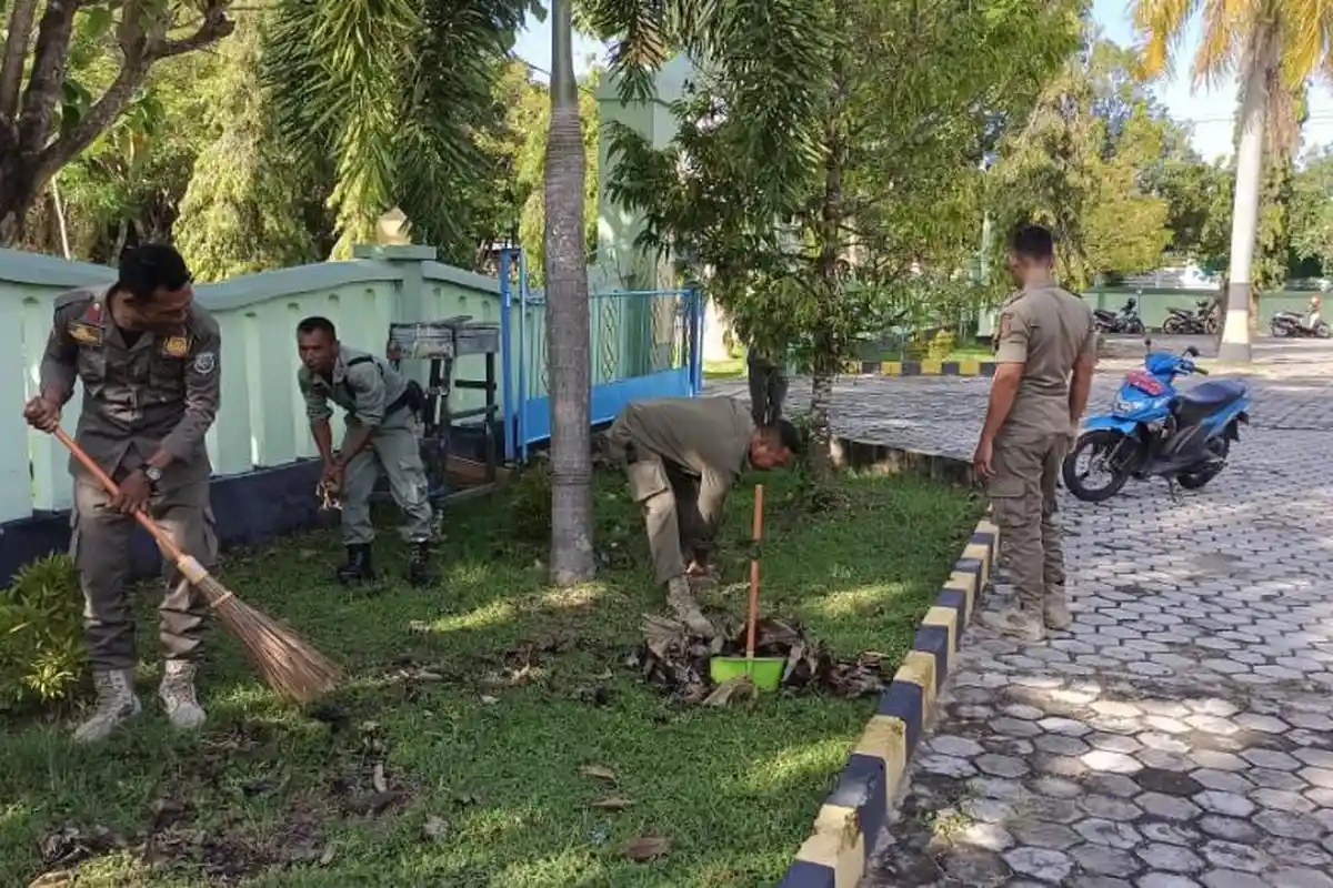 Sambut Ramadan, Satpol PP Buru Gelar Bakti Sosial di Masjid Al-Ikhwan Namlea - Pulau Buru
