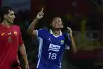 Adam-Alis-setelah-mencetak-gol-ke-gawang-Selangor-FC.jpg