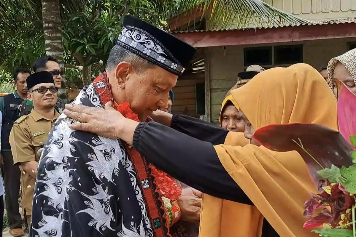 Pj Bupati Aceh Tengah Mirzuan Ditepung Tawar Tokoh Masyarakat
