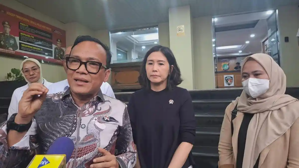 Dua Wamen Prabowo Datangi Polda Metro Jaya, Kawal Kasus Dugaan Pelecehan Mantan Rektor UP