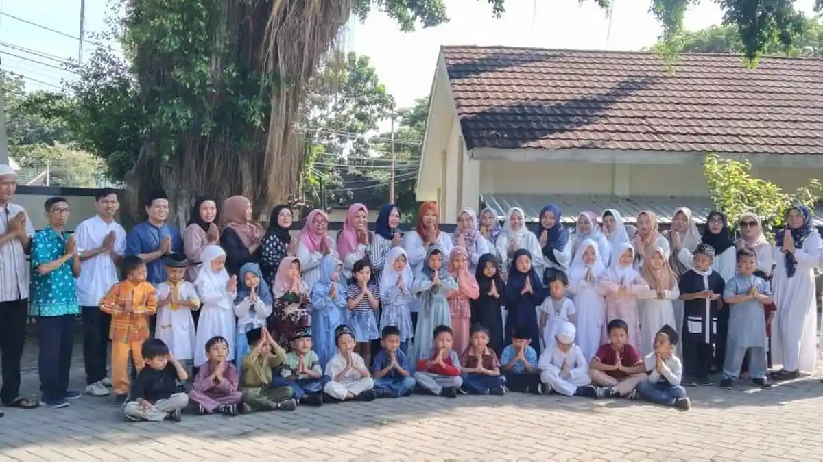 Halal bi Halal di TK Negeri Ngaliyan Kota Semarang Berlangsung Penuh Akrab dan Meriah