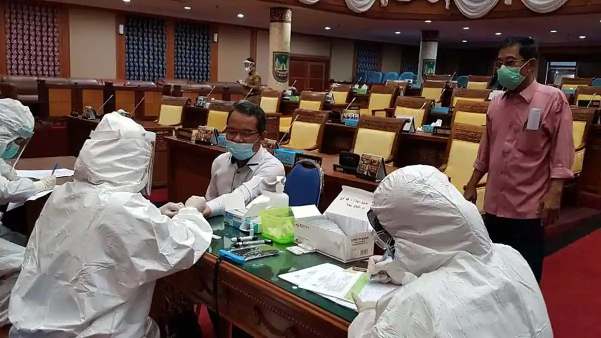 DPRD Batam Ingin Berkerja Bebas dari Corona, Pegawai dan Anggota Lakukan Rapid Test