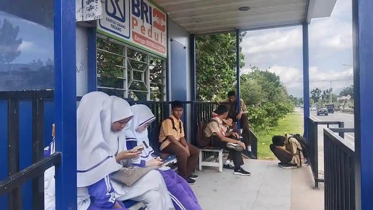 Penumpang Trans Padang Kecewa Koridor 4 dan 5 Tak Beroperasi, Terpaksa Naik Angkot