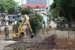 Pengerukan Lumpur Kali Krukut