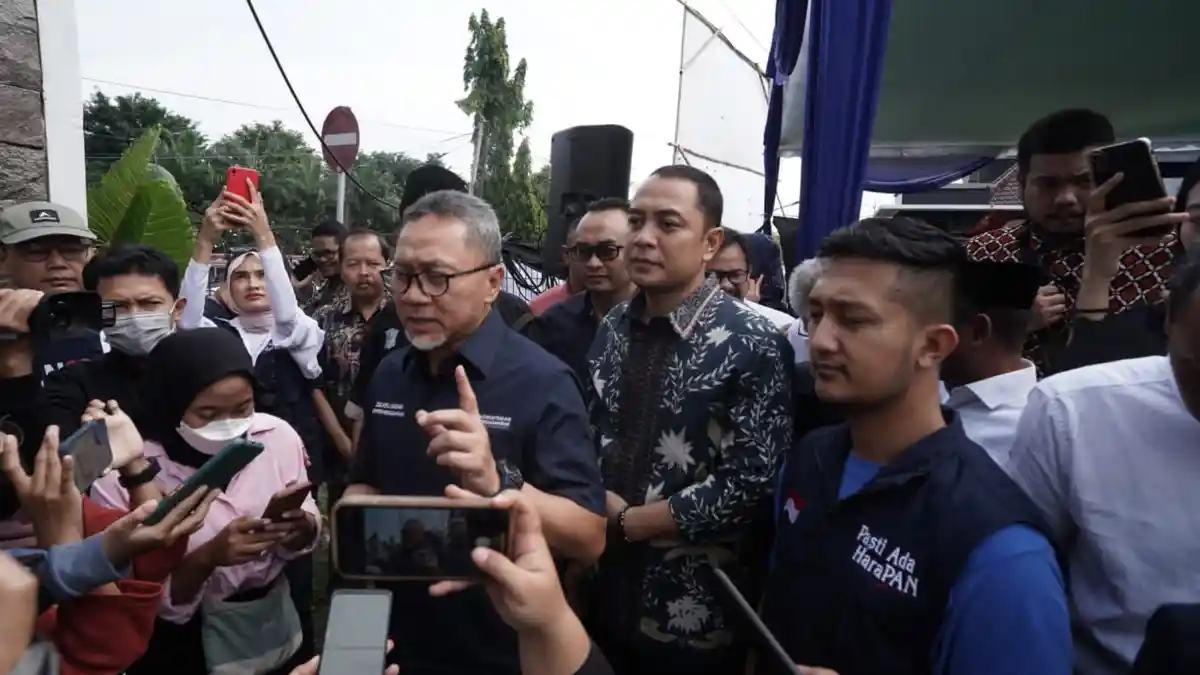 Dampingi Mendag Sidak Pasar Wonokromo Surabaya, Tom Liwafa Apresiasi Harga Sembako Kembali Stabil