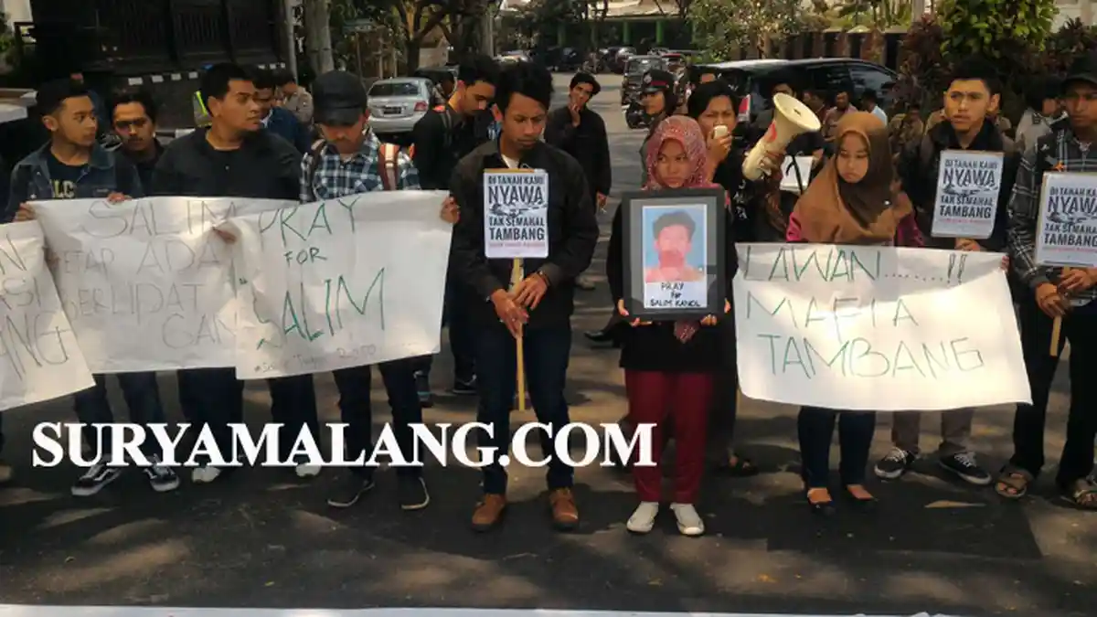 Ramai-ramai Turun Jalan Protes Preman Tambang Pasir