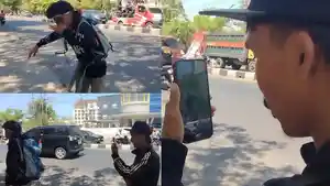 Shafie-dan-Adam-dua-pemuda-Pinrang-jalan-kaki-dari-Pinrang-ke-Makassar.jpg