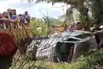 Diduga-Mobil-MBG-Tergelincir-Masuk-Sungai-Videonya-Viral-di-Media-Sosial.jpg