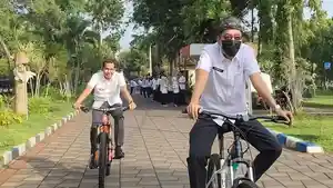pejabat-pemkab-bangkalan-bersepeda.jpg
