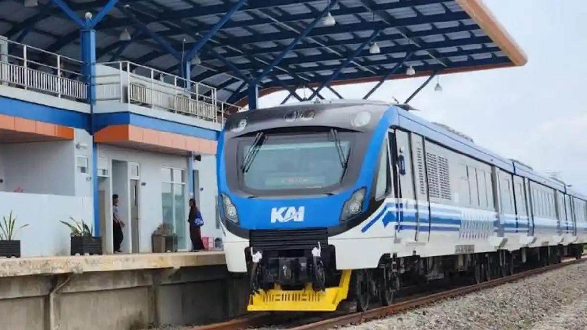 Makin Nyaman, Kereta Api Makassar - Pare Pare Kini Dilayani dengan 2 Rangkaian