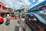 Pengalihan-arus-lalu-lintas-kendaraan-yang-ada-di-Kota-Wisata-Parapat.jpg