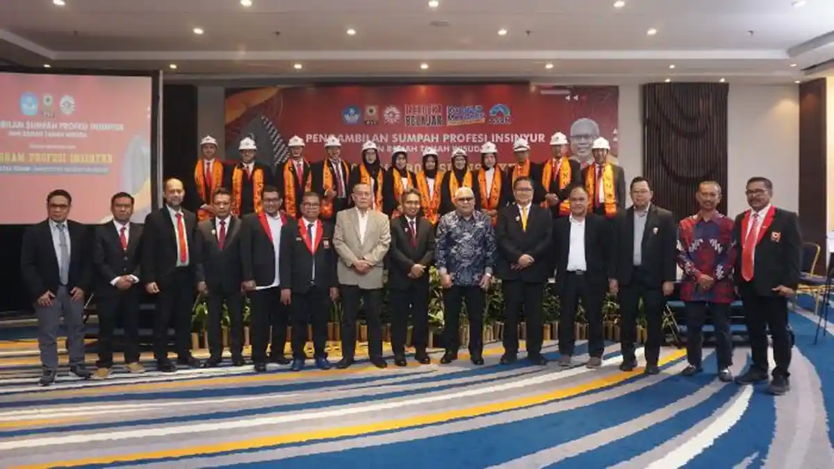UNM Kukuhkan 15 Insinyur Baru, Prof Karta Jayadi Titip Integritas dan Profesionalisme
