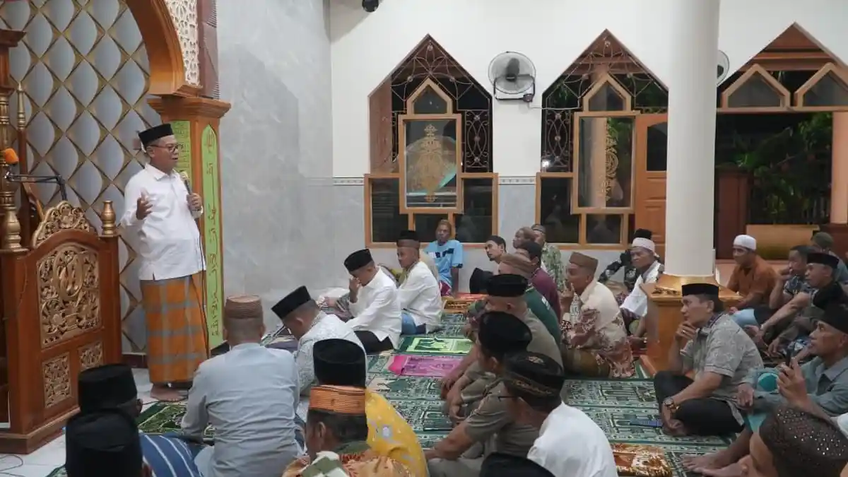 Bupati Gorontalo Utara Thariq Modanggu Gelar Safari Ramadan di Tolango Anggrek