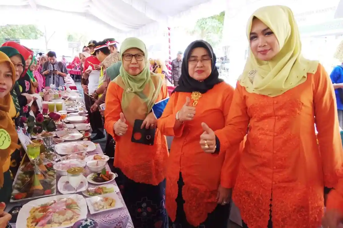 Ibu Bupati Bingung Nilai Hasil Masakan Ibu-ibu PKK