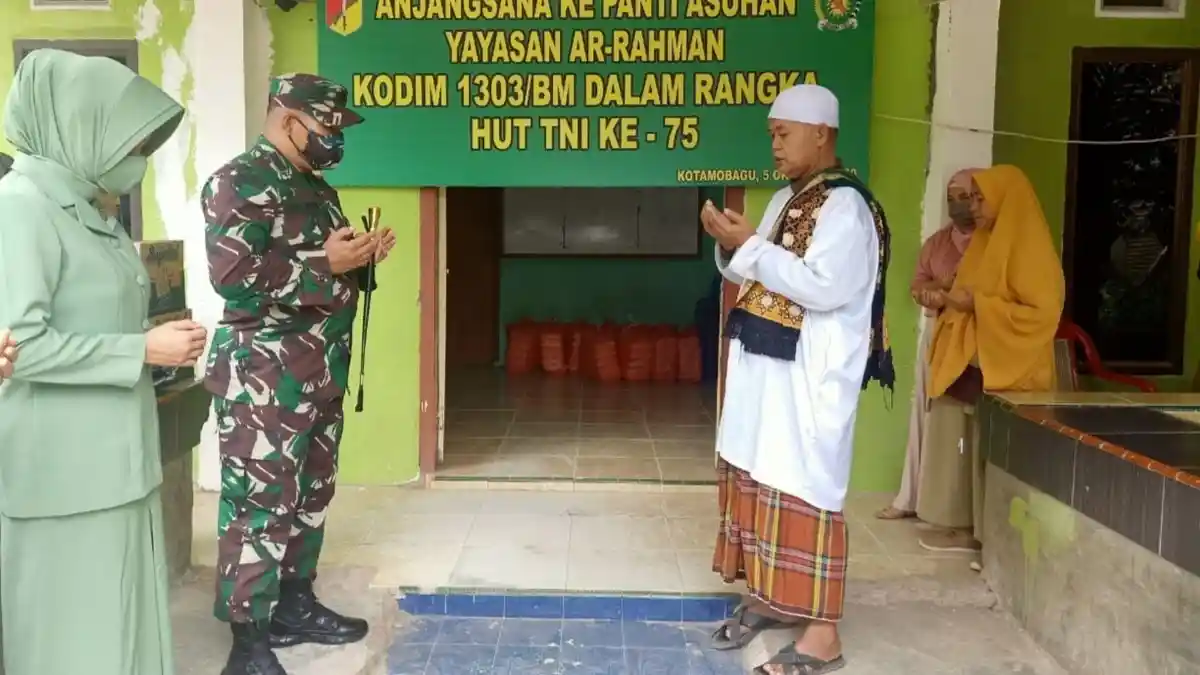 Dandim Bolmong Berbagi Kasih Dengan Anak Panti Asuhan Ar Rahman