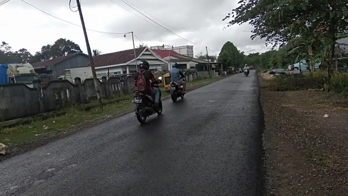 Kini Jalan Biru-Jalan Pattiro Bajoe Sepanjang 3,2 Kilometer Mulus