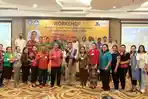 Rektor-UAKW-Kupang-dengan-para-dosen-dan-pemateri-dalam-acara-Workshop.jpg