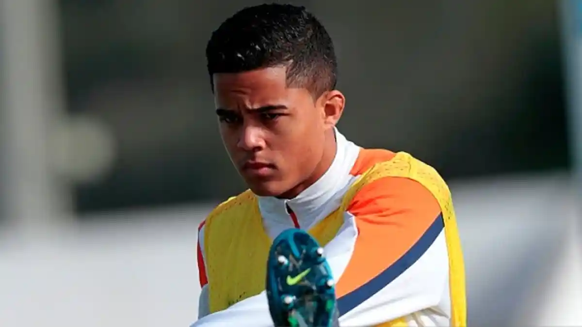 Ajax Amsterdam Berlabuhnya Justin Kluivert