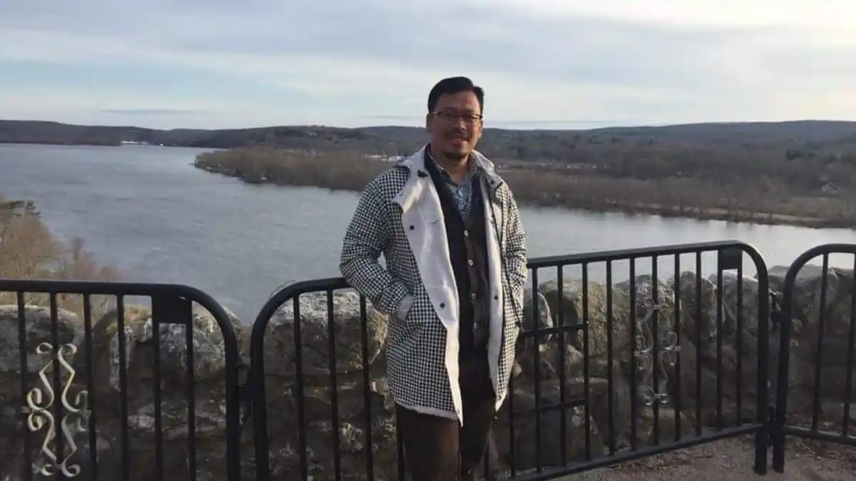 TRIBUNWIKI: Kiprahnya Sudah Sampai ke New York, Ini Profil Lengkap Muzayyin Arif