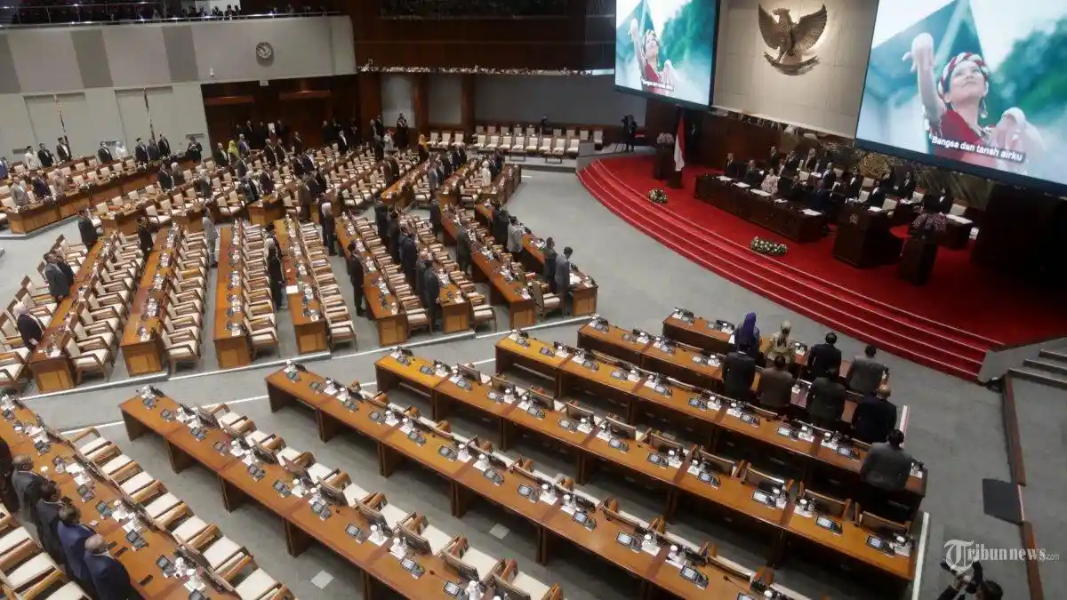 MK Panggil DPR dan Presiden, Pemohon Serius Uji Aturan Pensiun Seumur Hidup