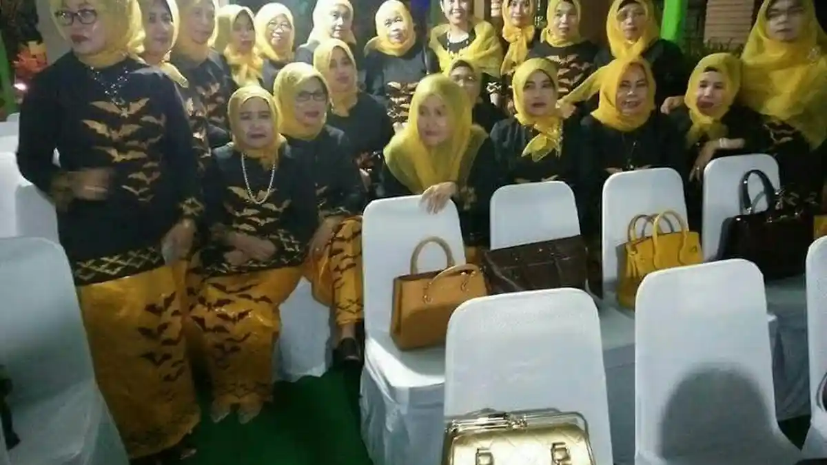 Sutera Motif Kelelawar Dipromosikan di Acara MTQ Luwu Timur