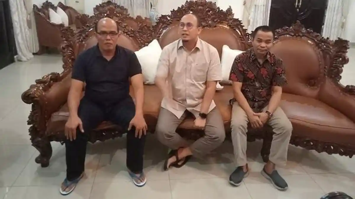 14 Anggota DPRD Sumbar Interpelasi Gubernur Irwan Prayitno karena Sering ke Luar Negeri