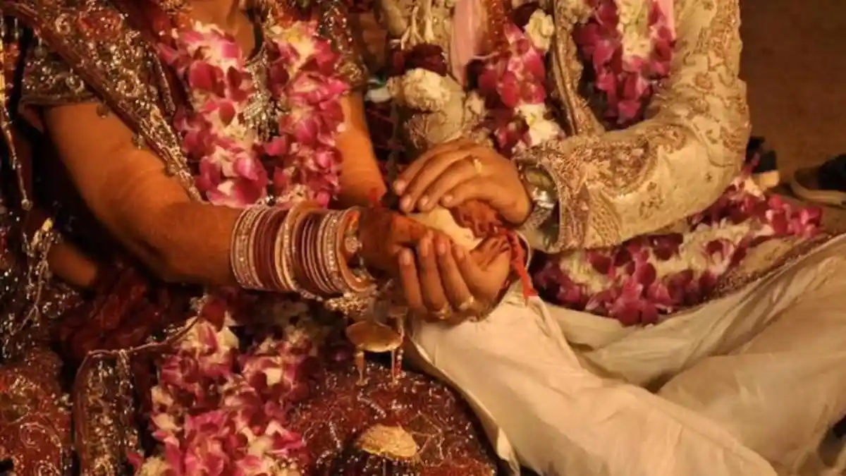 Pengantin Pria Nikahi Mempelai Wanita karena Listrik Padam, Keluarga Ngamuk dan Minta Diulang