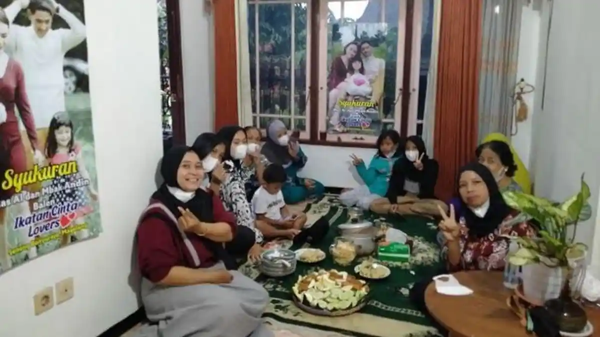 Emak-emak di Magelang Syukuran Aldebaran dan Andin Batal Cerai, Cetak Banner Ikatan Cinta