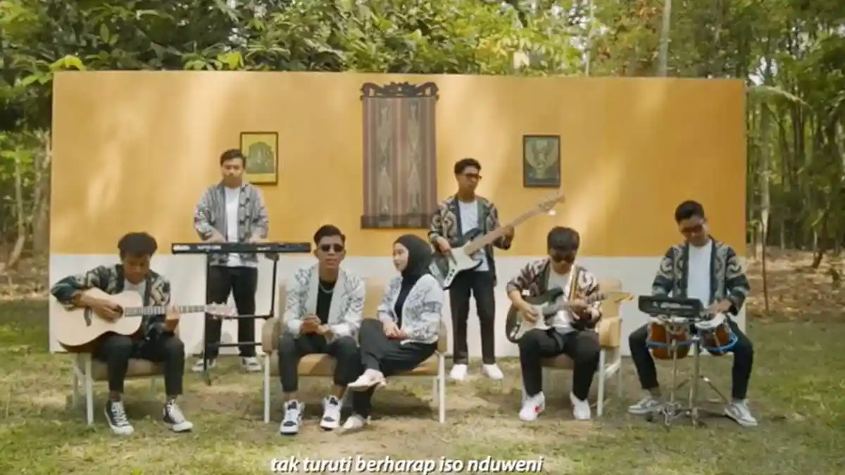 Lirik Lagu Kalah - Aftershine feat Restianade
