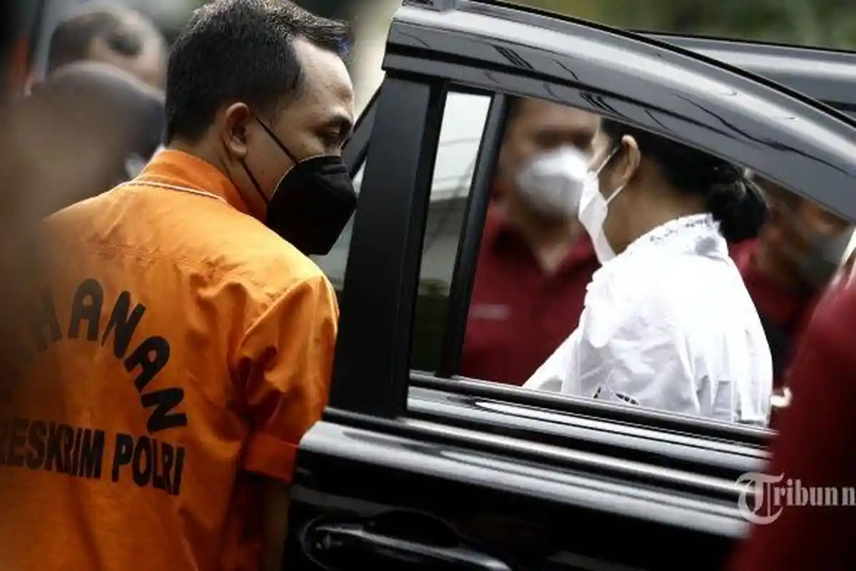 'Kamu Mau Dianggap sebagai Pembunuh atau Apa' Kalimat Istri saat Temui di Tahanan, Bripka RR Nangis