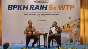 Kepala-Badan-Pelaksana-BPKH-Fadlul-Imansyah-dan-Anggota-Badan-Pelaksana-BPKH-Amri-Yusuf.jpg