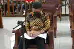 Ferdy-Sambo-duduk-di-kursi-terdakwa-dalam-sidang-perdana.jpg