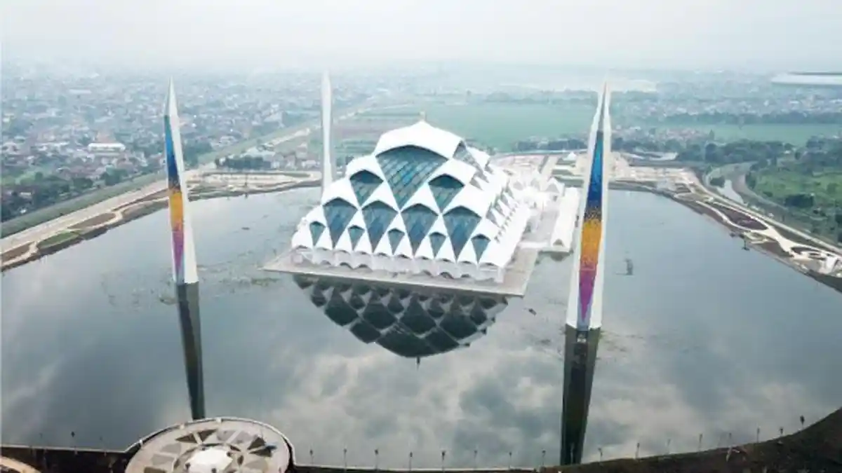 Profil Masjid Al Jabbar yang Status Pembangunannya Dibongkar Dedi Mulyadi, Didesain Ridwan Kamil