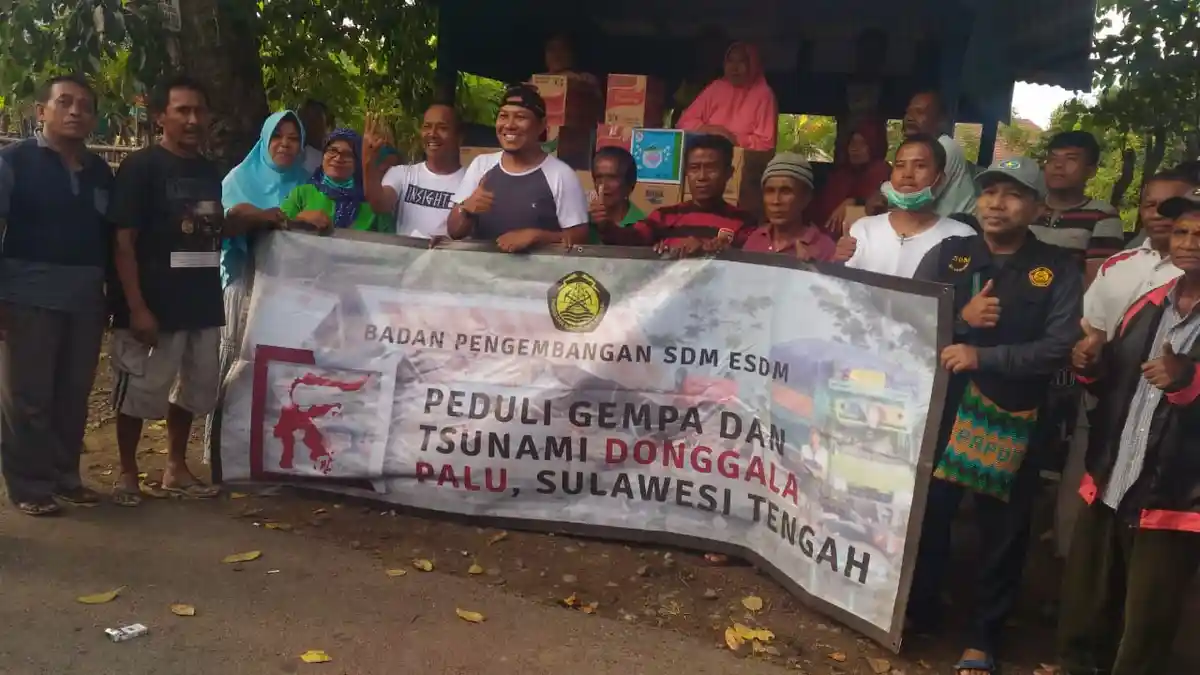 BPSDM ESDM Serahkan Bantuan Pada Korban Gempa Palu