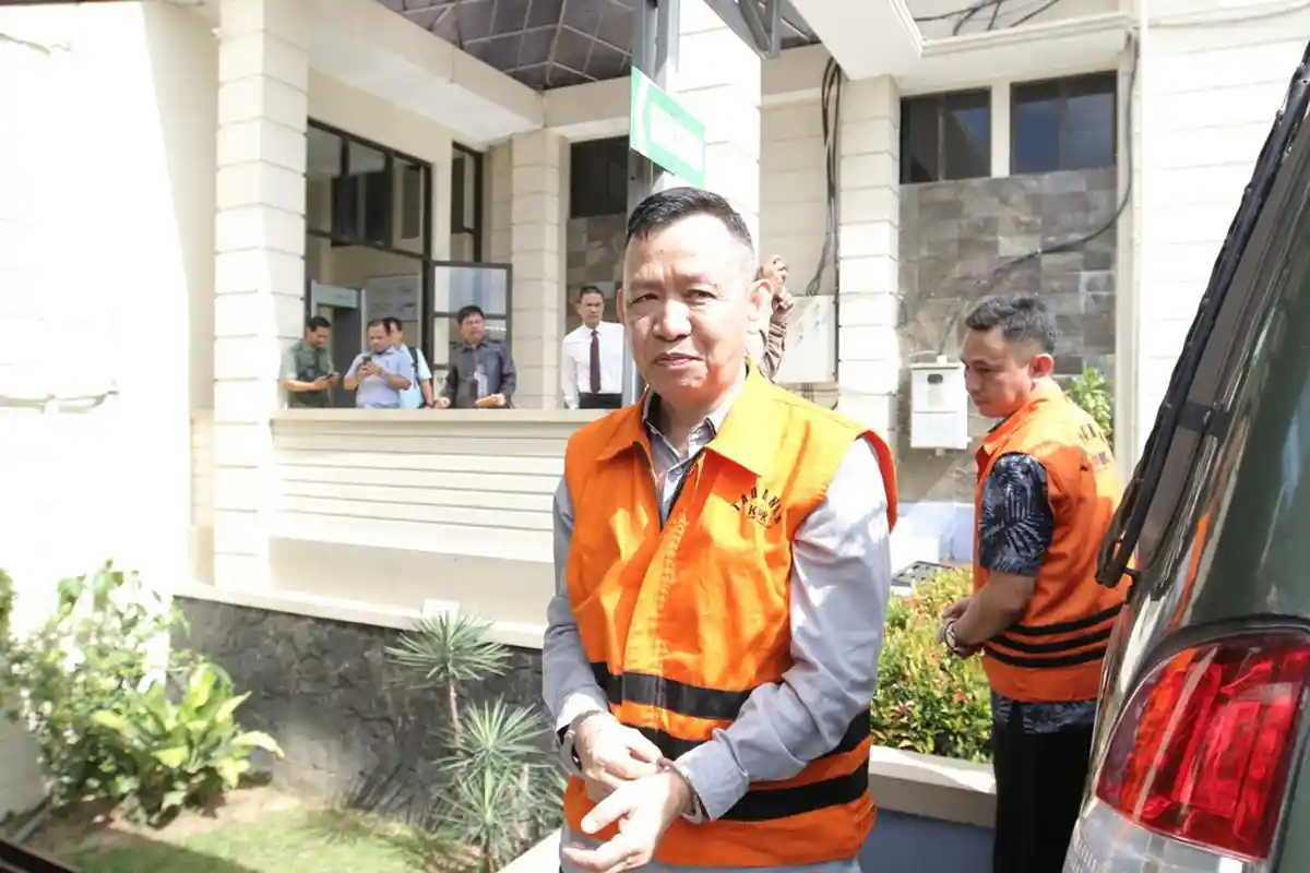 4 Jaksa Eksekutor KPK Datangi Lapas Kelas I Bandar Lampung Serahkan Berkas Eksekusi